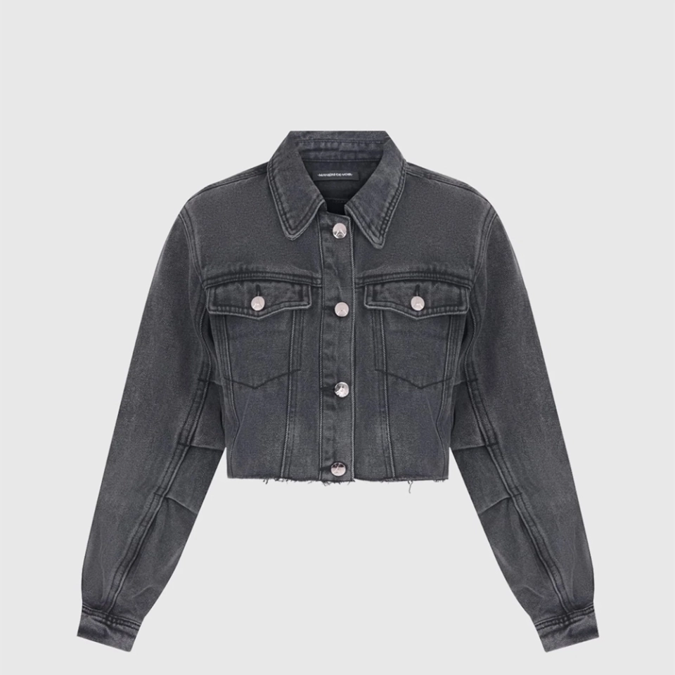 Long sleeved cropped jacket