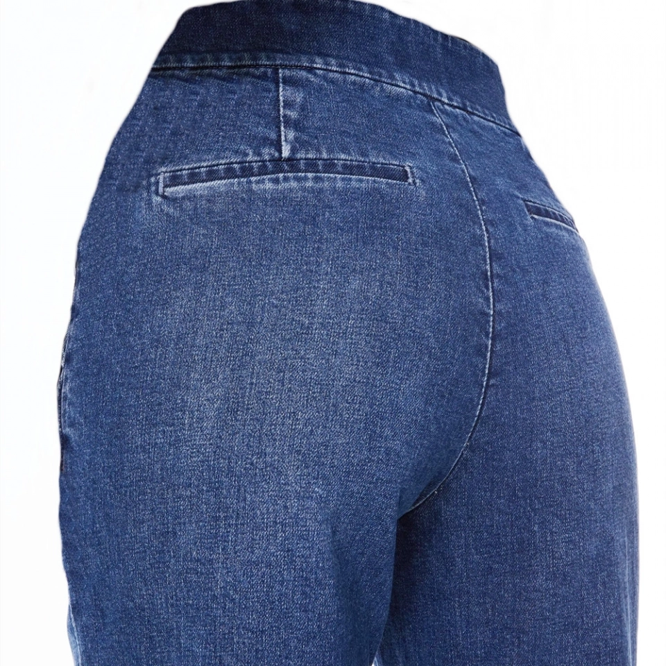 Women's Micro-flared jeans (3)